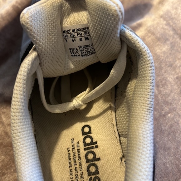 adidas superstar sneaker - women’s size 8 - Picture 6 of 9